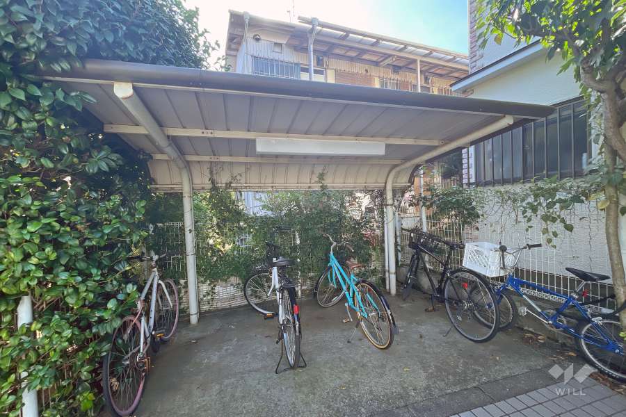 駐輪場（屋根付き）