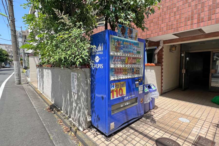 敷地内にある自動販売機