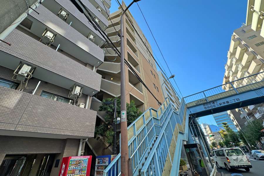 ステージファースト三軒茶屋アジールコートの外観（北東側から）