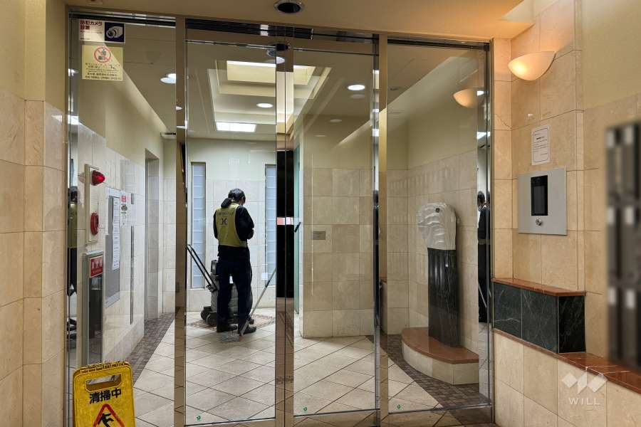 エントランスはオートロック付きです。