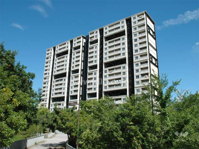 アステム芦屋A棟の外観（南東側から）