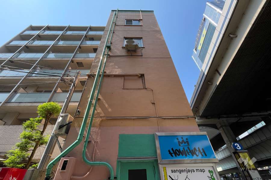 三軒茶屋ターミナルビルの外観（北側から）