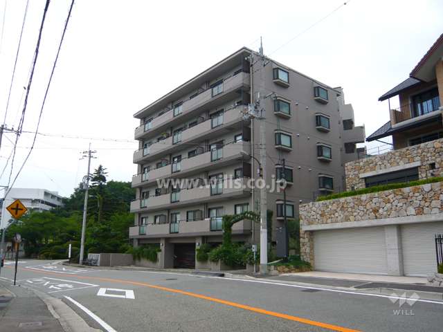 エクセレンス芦屋山の手の外観（南東側から）
