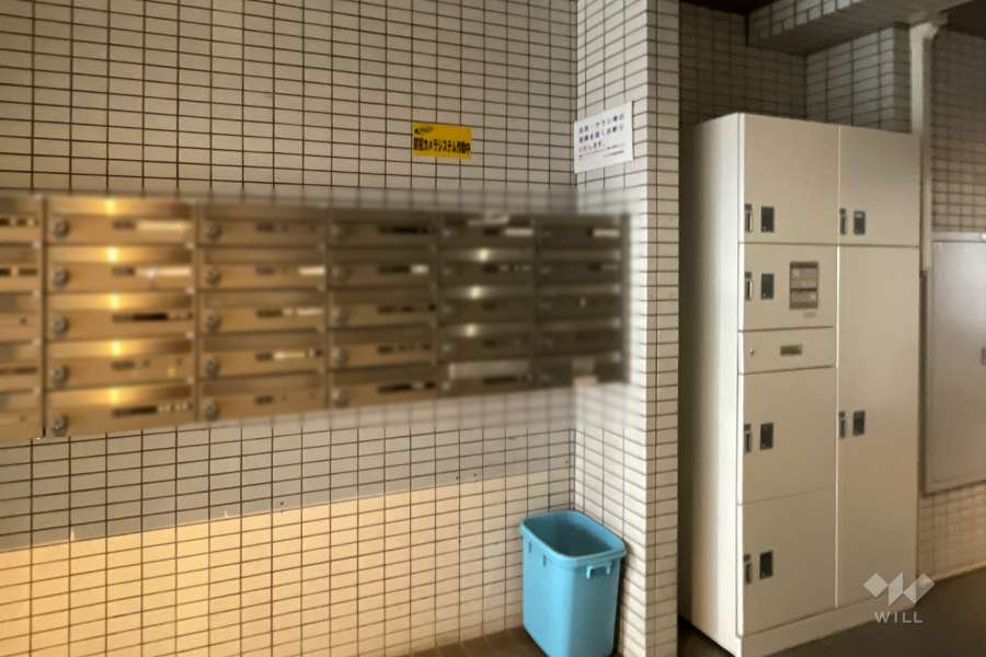 宅配ボックスと共用ポスト　