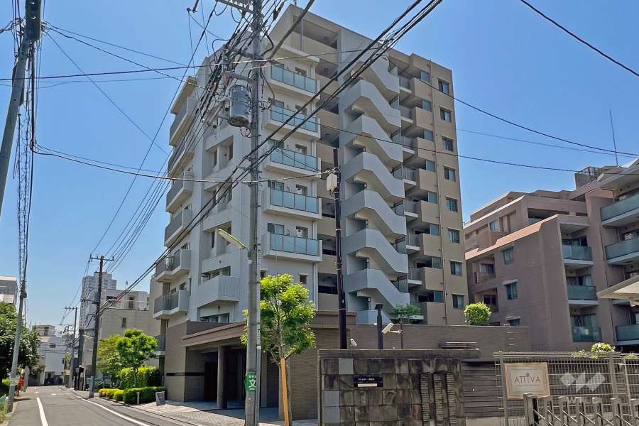 シャリエ三軒茶屋の外観(北側から)