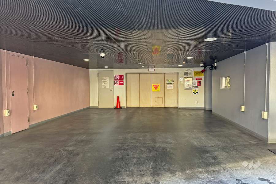 敷地内駐車場（屋内機械式）