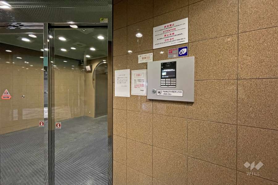 エントランスはオートロック付きです