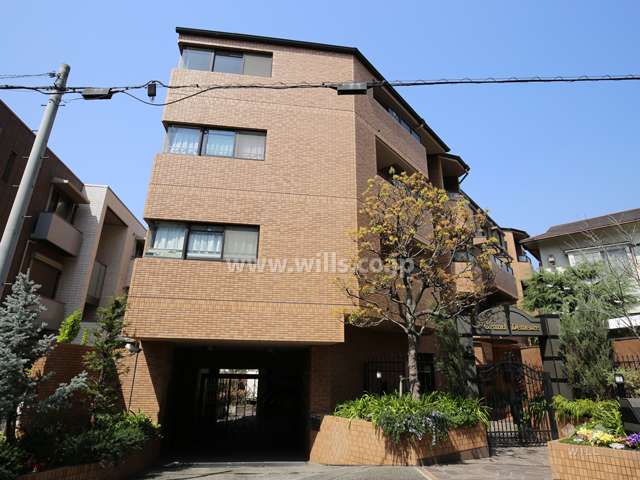 グランドムール芦屋親王塚の外観（東側から）
