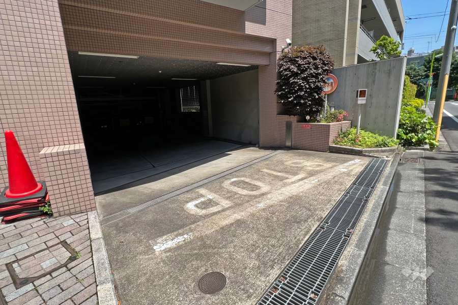 駐車場出入口