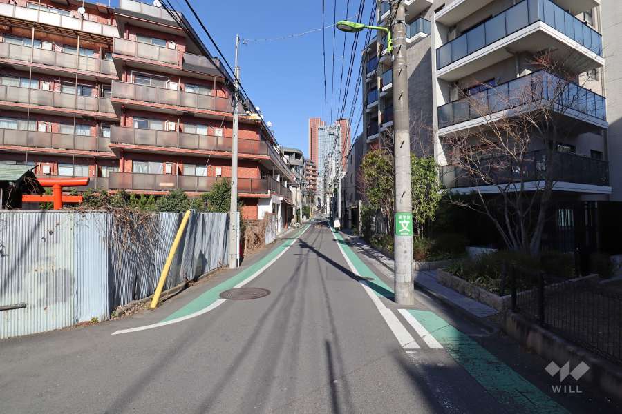 敷地北西側の前面道路　