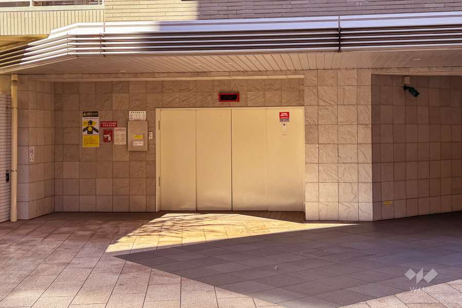 敷地内駐車場（屋内機械式）