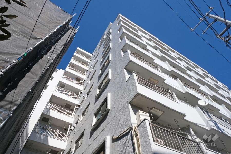 モナーク三軒茶屋の外観（南西側から）