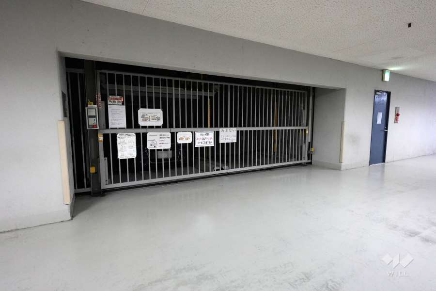 敷地内駐車場（屋内機械式）