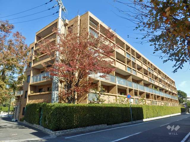 グランドメゾン芦屋岩園の外観（南西側から）