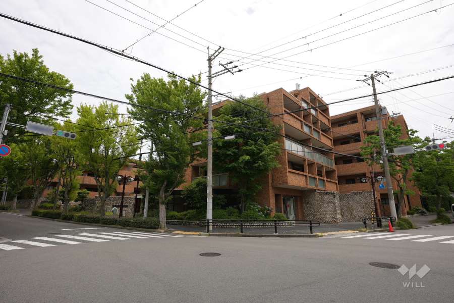 グランドメゾン芦屋岩園の外観（北西側から）
