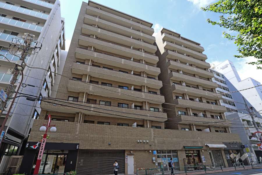 プレステージ三軒茶屋ラフィーネの外観(北東側から)