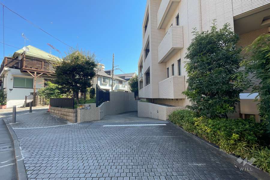 駐車場の出入口