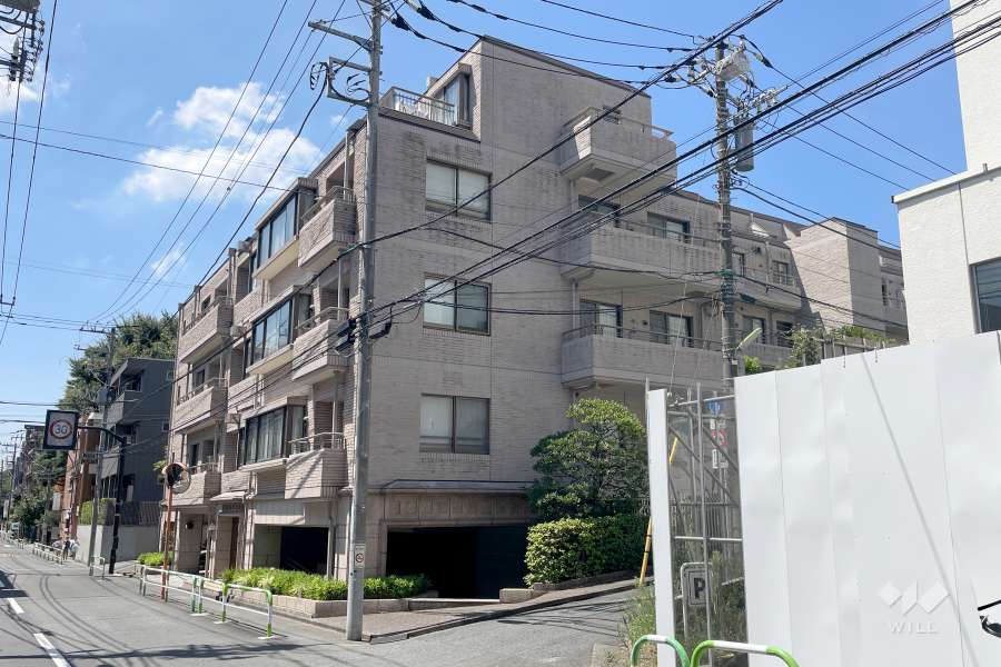 三軒茶屋パークマンションの外観（北東側から）