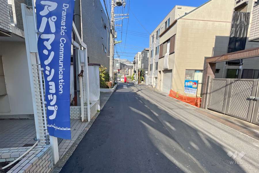敷地北東側の前面道路
