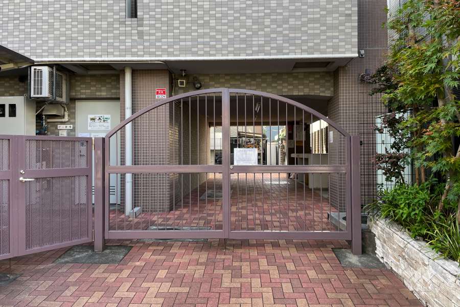 駐車場の出入り口