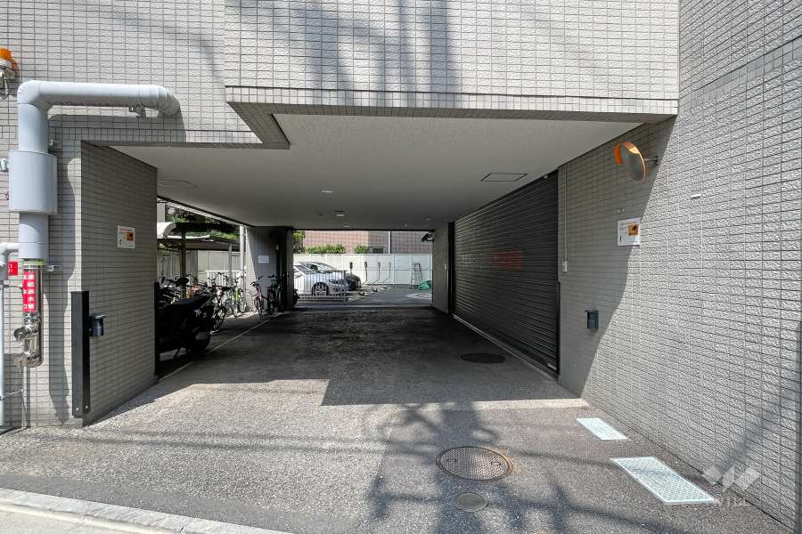 駐車場の出入り口