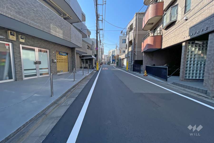 敷地北西側の前面道路
