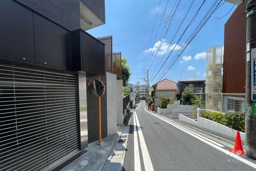 敷地の西側道路（北側から）