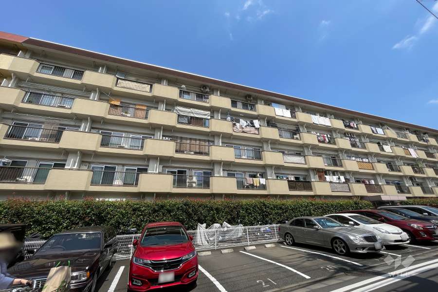 ライオンズマンション三宿の外観（北西側から）