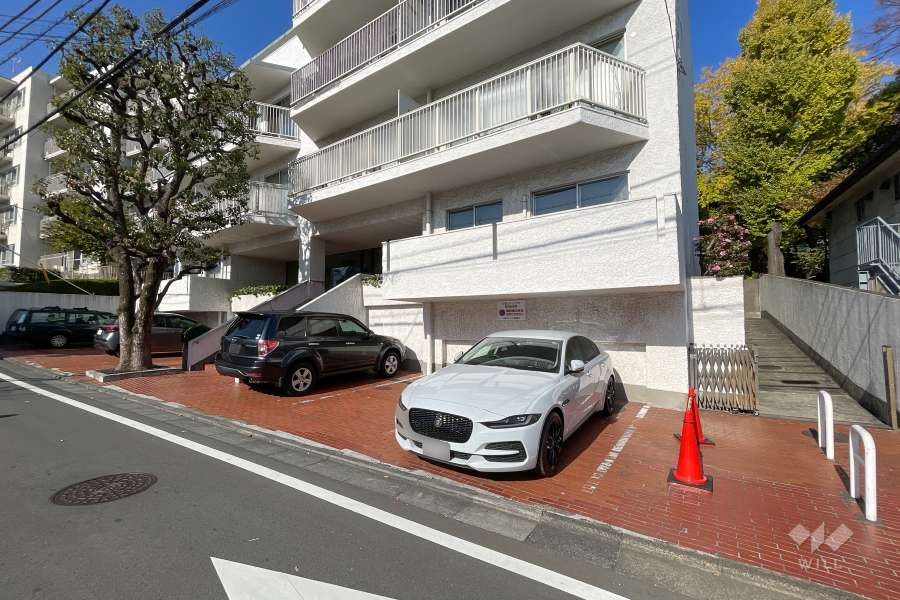 敷地内駐車場（屋外平面式）