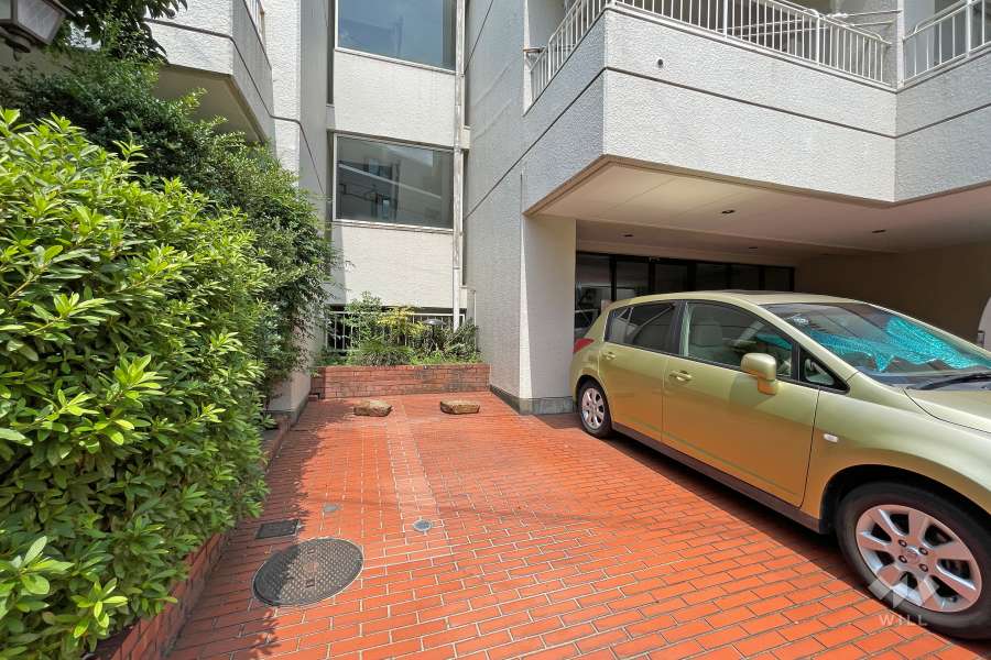 敷地内駐車場(屋外平面式）