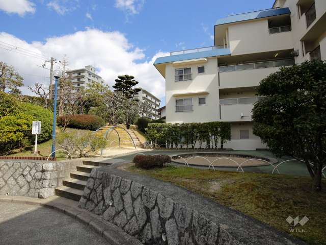 敷地内の小さな公園