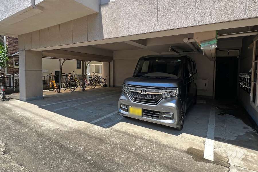 敷地内駐車場（屋内平面式）　