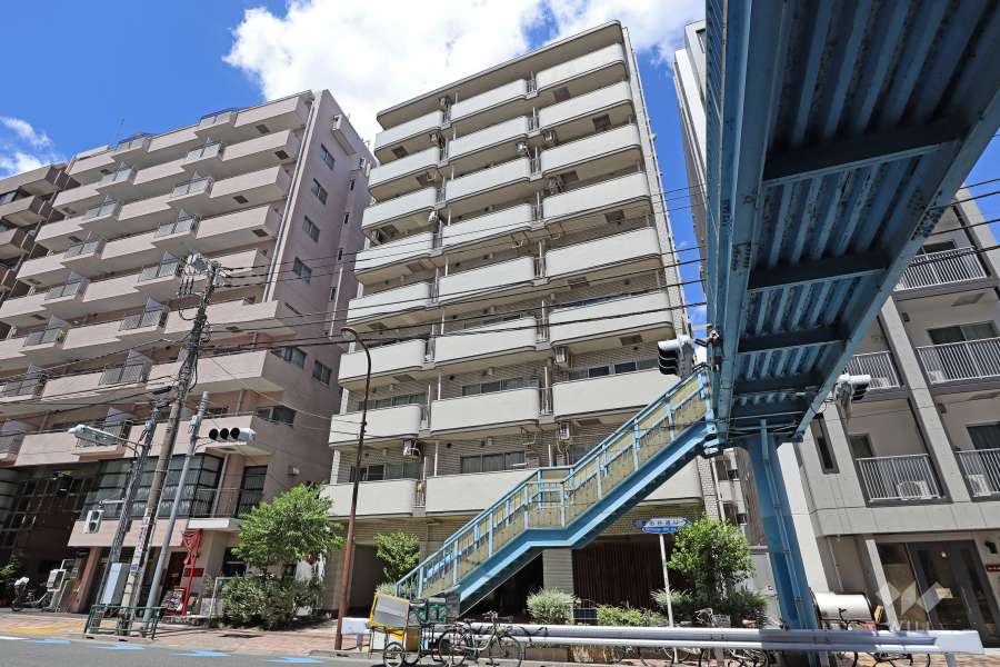 中銀若林マンシオンの外観（南東側から）