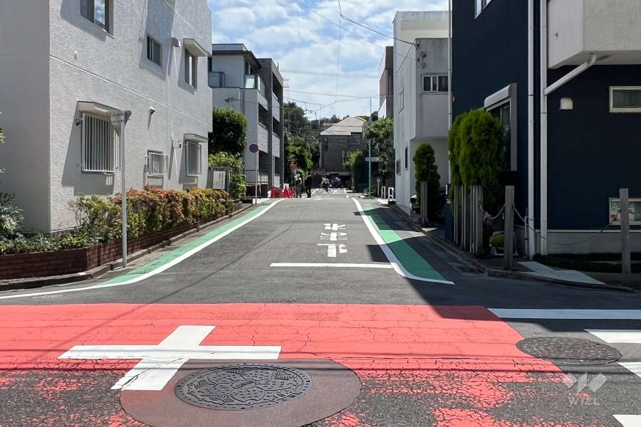 敷地北西側の前面道路