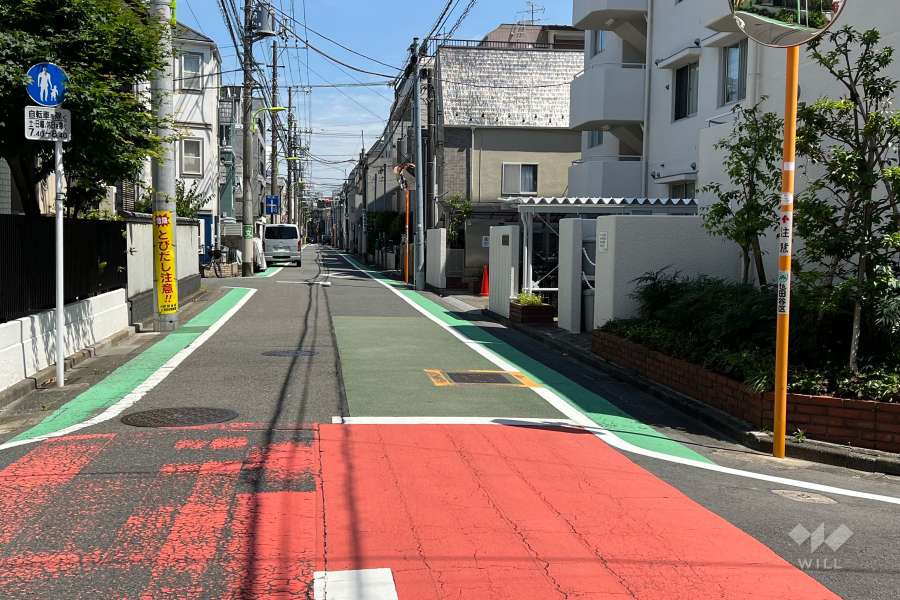 敷地北東側の前面道路