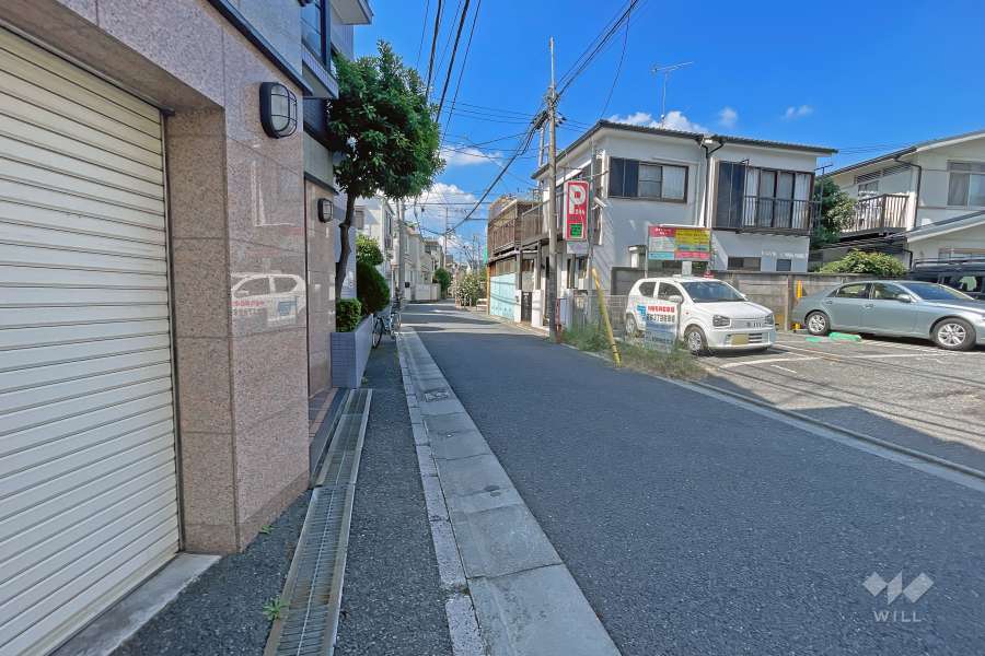 敷地北側前面道路（東側から）