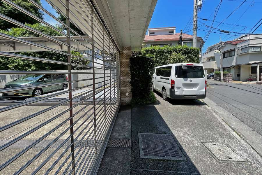 敷地内の車寄せスペース