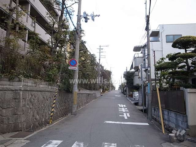 周辺は緑豊かで閑静な住宅地です。