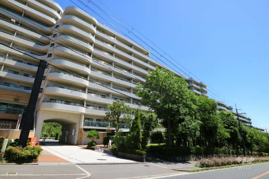 阪急逆瀬台アヴェルデ　3番館の外観（南西側から）