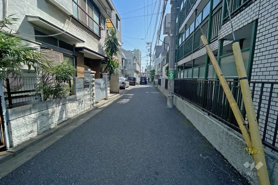 敷地北側前面道路