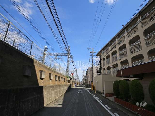 敷地北側の前面道路
