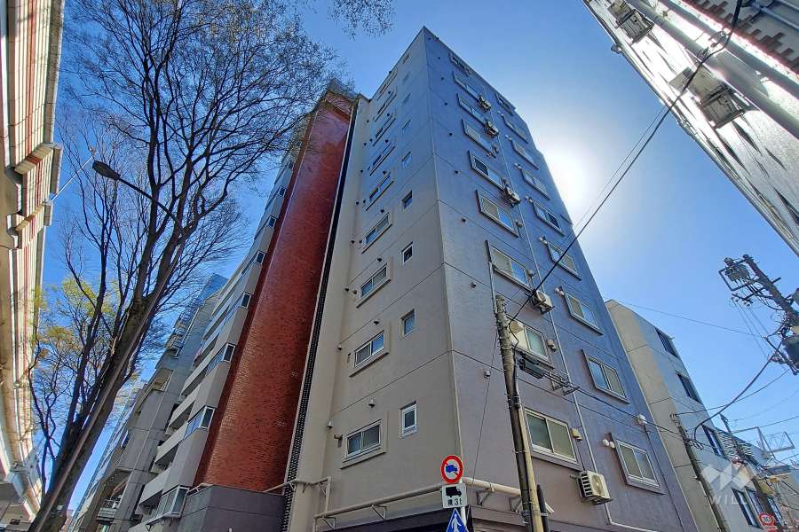 パラスト明大前の外観(北西側から)