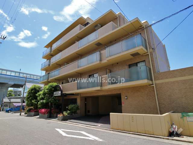 グランドムール芦屋精道町の外観(北東側から)