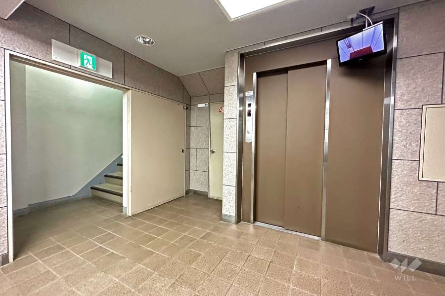 共用のエレベーター