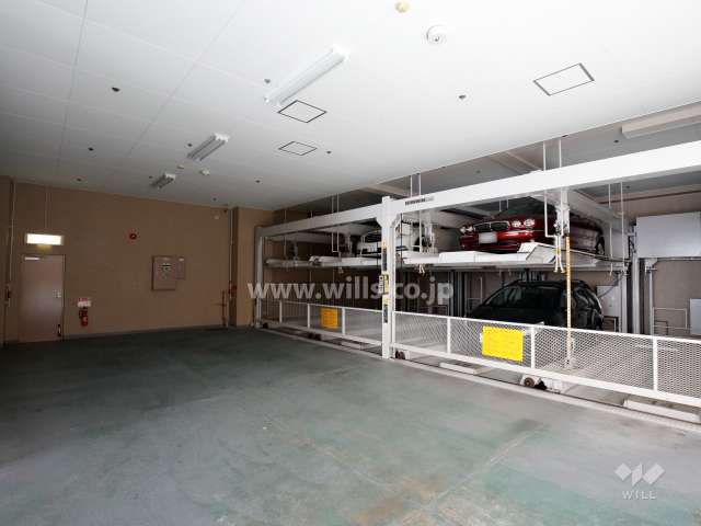 敷地内駐車場（屋内機械式）