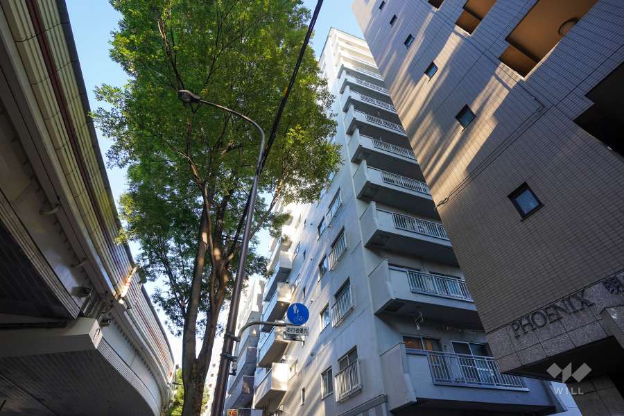 マンション第二明大前の外観（北西側から）