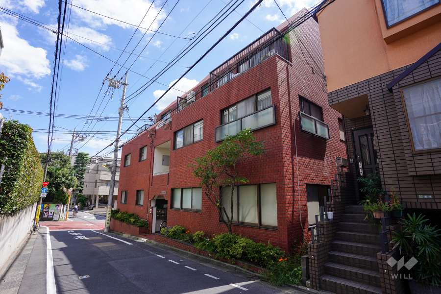 クレドール豪徳寺の外観（北東側から）