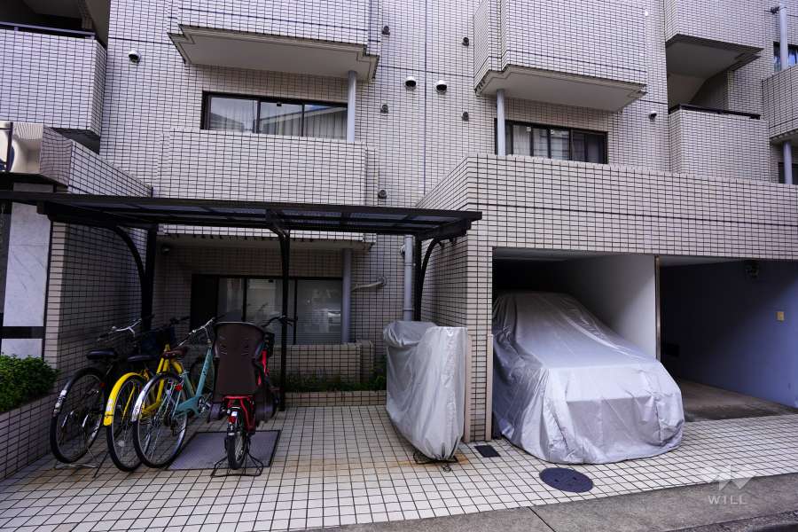 敷地内駐車場（屋内平面式）・駐輪場、バイク置場
