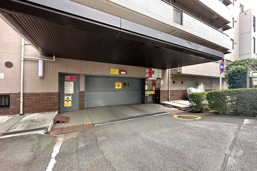 敷地内駐車場（屋内機械式）