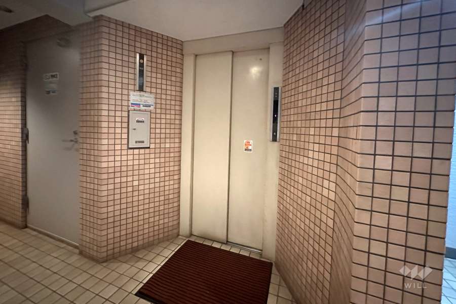 共用のエレベーター